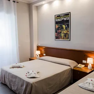 Reboa 3*, Roma Italia